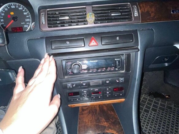 1999 Audi A6 II (C5), серый, 700000 рублей - вид 4