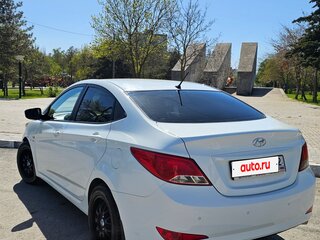 2015 Hyundai Solaris I Рестайлинг, белый, 1100000 рублей, вид 4