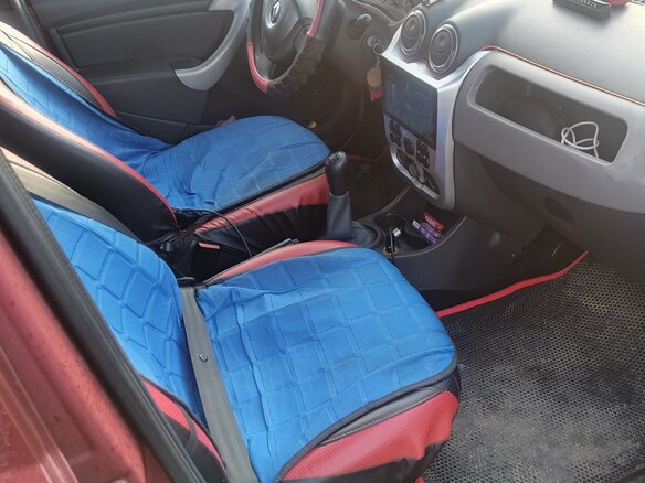 2010 Renault Logan I Рестайлинг, красный, 400000 рублей - вид 4