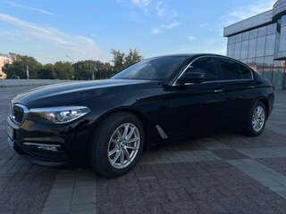 2017 BMW 5 серии 520i VII (G30/G31/G38), чёрный, 3250000 рублей, вид 3