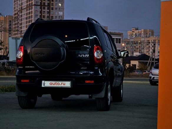 2018 Chevrolet Niva I Рестайлинг, чёрный, 1000000 рублей - вид 5
