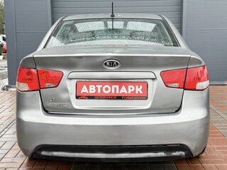 2010 Kia Cerato 5-speed II, серый, 289000 рублей, вид 5
