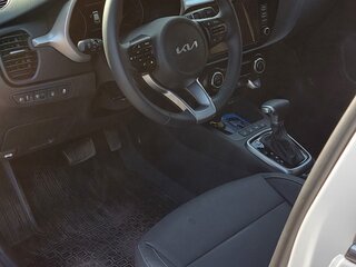 2022 Kia Rio X IV Рестайлинг, белый, 2200000 рублей, вид 3