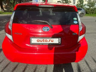 2015 Toyota Aqua I Рестайлинг, красный, 1150000 рублей, вид 4