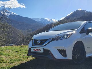 2018 Nissan Note Nismo e-Power II Рестайлинг, белый, 1450000 рублей, вид 1
