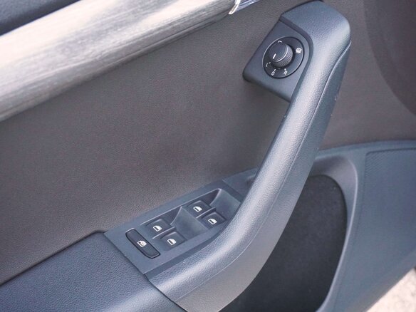 2014 Skoda Octavia Scout III (A7), бежевый, 1930000 рублей - вид 23