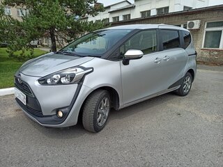 2017 Toyota Sienta II, серебристый, 1250000 рублей, вид 4