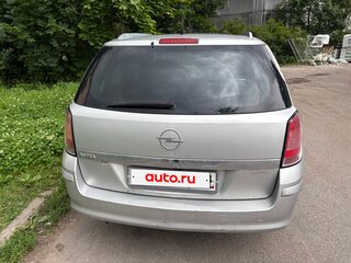 2010 Opel Astra H Рестайлинг, серебристый, 570000 рублей, вид 4