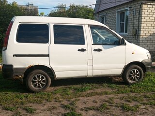 1997 Toyota Town Ace III, белый, 430000 рублей, вид 2