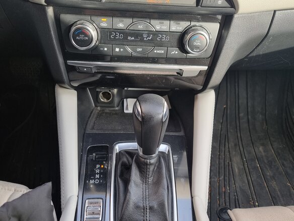 2015 Mazda 6 III (GJ) Рестайлинг, чёрный, 1780500 рублей - вид 8