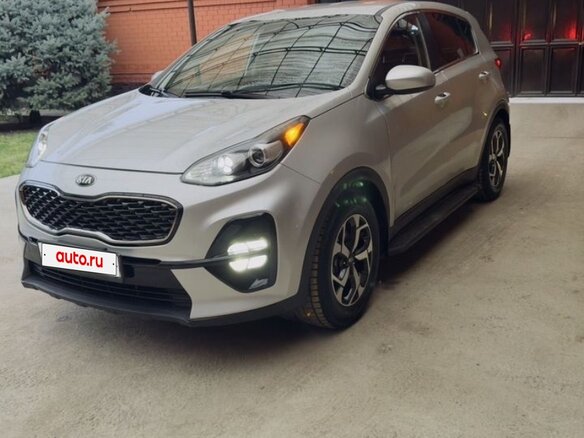2019 Kia Sportage IV Рестайлинг, серебристый, 1650000 рублей