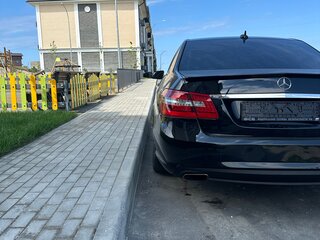 2012 Mercedes-Benz E-Класс 200 7G-Tronic IV (W212, S212, C207), чёрный, 1250000 рублей, вид 2
