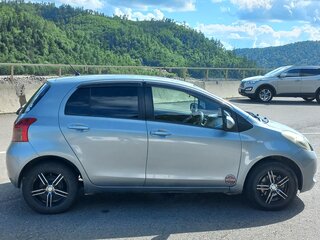 2007 Toyota Vitz II (XP90), серебристый, 500000 рублей, вид 5