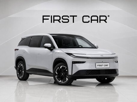 2026 Toyota bZ3X 58.3 kWh, серебристый, 2635000 рублей, вид 1