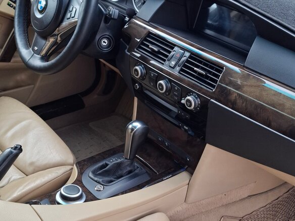 2005 BMW 5 серии 530i V (E60/E61), чёрный, 1500000 рублей - вид 9