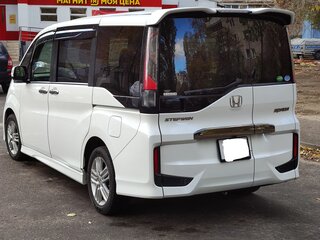 2016 Honda Stepwgn V, белый, 1900000 рублей, вид 3
