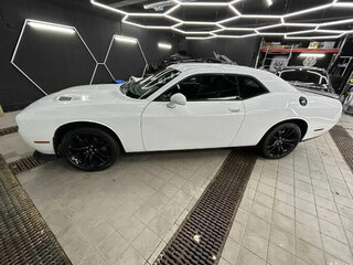 2018 Dodge Challenger III Рестайлинг 2, белый, 3399999 рублей, вид 3