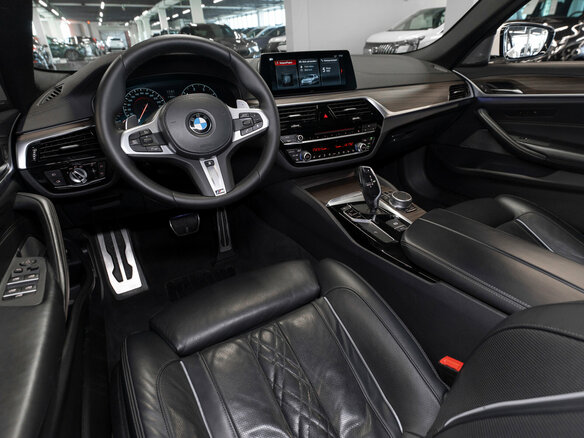 2019 BMW 5 серии 530d xDrive VII (G30/G31/G38), белый, 4980000 рублей - вид 6