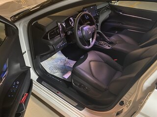 2021 Toyota Camry VIII (XV70) Рестайлинг, белый, 5850000 рублей, вид 4