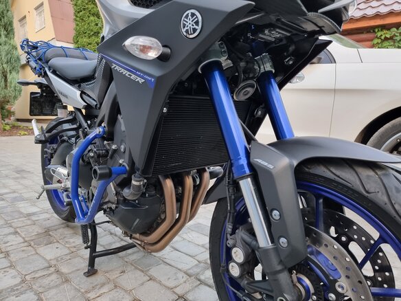 2017 Yamaha MT-09 Tracer (FJ-09), серебристый, 920000 рублей - вид 12