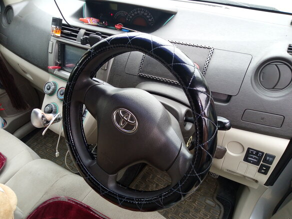 2008 Toyota Passo Sette, серебристый - вид 8