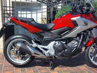 2016 Honda NC 750X, красный, 720000 рублей, вид 2
