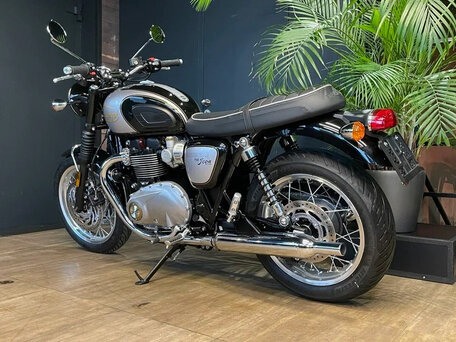 2025 Triumph Bonneville T120, белый, 2150000 рублей, вид 3