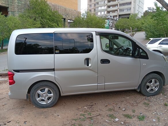 2012 Nissan NV200, серебристый, 900000 рублей - вид 1