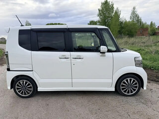 2016 Honda N-BOX I Рестайлинг, белый, 820000 рублей, вид 3