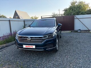 2018 Volkswagen Touareg III, синий, 4150000 рублей, вид 3