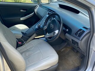 2011 Toyota Prius III (XW30), серый, 870000 рублей, вид 3