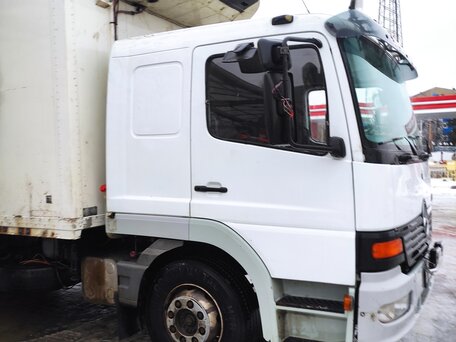 2000 Mercedes-Benz Atego, белый, 2700000 рублей, вид 2