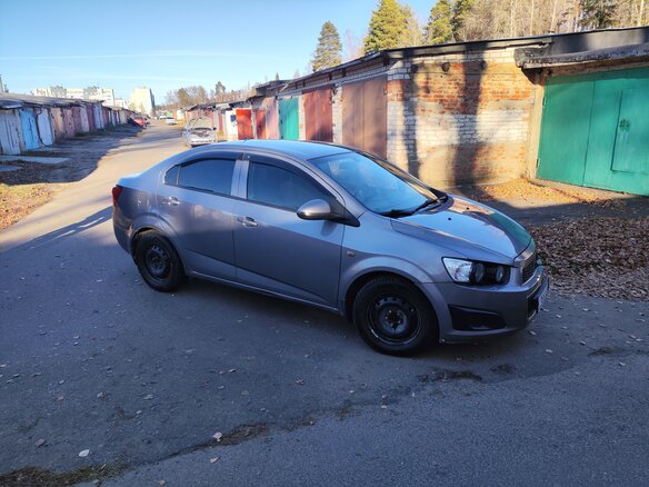 2012 Chevrolet Aveo II, серый, 450000 рублей - вид 1