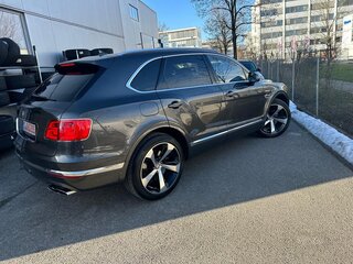 2019 Bentley Bentayga I, серый, 12000000 рублей, вид 2