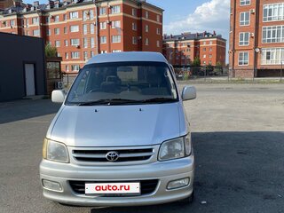 2001 Toyota Town Ace Noah III, серебристый, 300000 рублей, вид 1