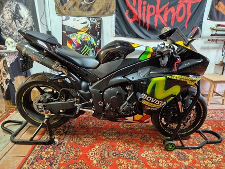 2012 Yamaha YZF-R1, чёрный, 800000 рублей, вид 4