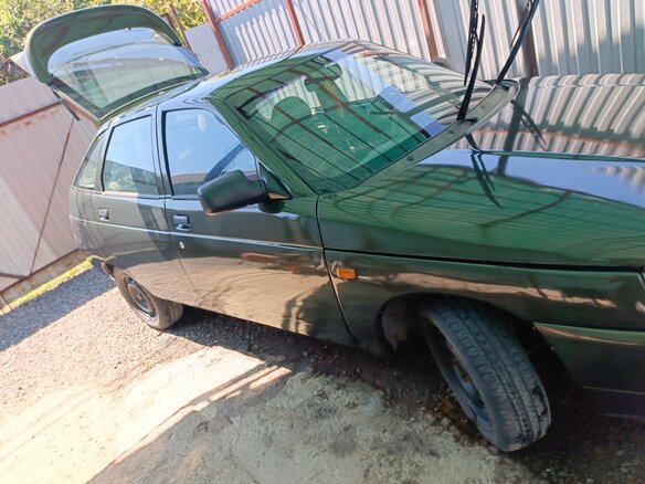 2005 Lada (ВАЗ) 2112, зелёный, 250000 рублей