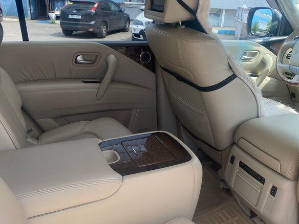 2012 Infiniti QX56 II, белый, 1900000 рублей - вид 9