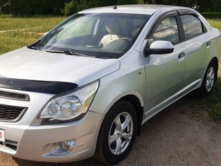 2013 Chevrolet Cobalt II, серебристый, 600000 рублей, вид 1