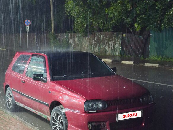 1995 Volkswagen Golf III, красный - вид 3