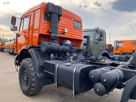 2012 КамАЗ 44108, оранжевый, 2750000 рублей, вид 2