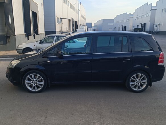 2007 Opel Zafira B, чёрный - вид 3