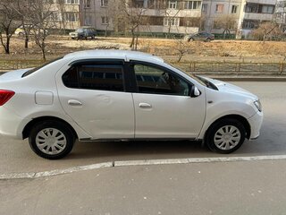 2017 Renault Logan II, белый, 500000 рублей, вид 4