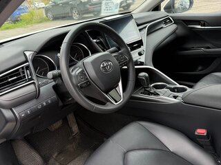 2022 Toyota Camry VIII (XV70) Рестайлинг, белый, 3300000 рублей, вид 4