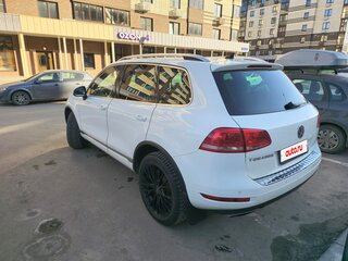 2011 Volkswagen Touareg II, белый, 1770000 рублей, вид 2