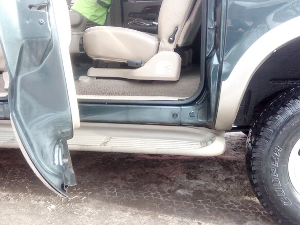 2000 Ford Excursion, зелёный - вид 8