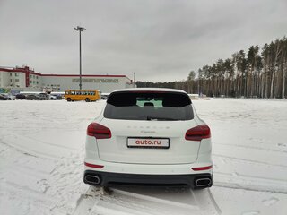 2016 Porsche Cayenne Diesel II Рестайлинг (958), белый, 4800000 рублей, вид 5