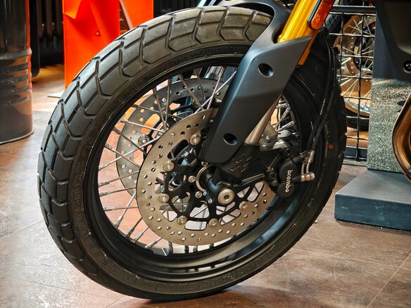 2026 Moto Morini Seiemmezzo SCR, зелёный, 744900 рублей - вид 11