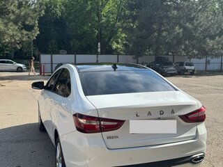 2024 Lada (ВАЗ) Vesta I Рестайлинг (NG), белый, 1700000 рублей, вид 2