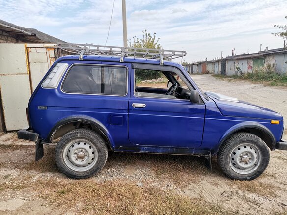 2000 Lada (ВАЗ) 2121 (4x4) I Рестайлинг, синий, 300000 рублей - вид 1